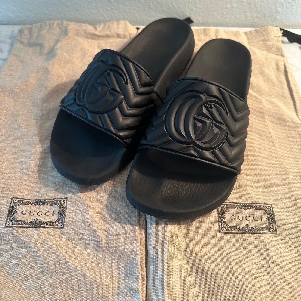Gucci GG Black Rubber Slides